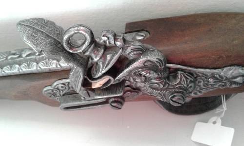 REPLICA WOOD AND METAL PISTOL MADE IN SPAIN AS NEW SEE ALL PICTURES